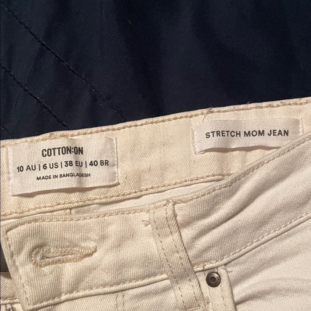 Cotton On Classic White Straight-Leg Women's Jeans — High Rise - Picture 2 of 5